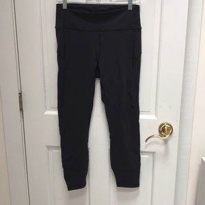 Lululemon black cropped leggings